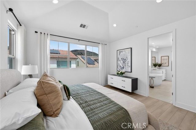 155 Somera, Irvine, CA 92602