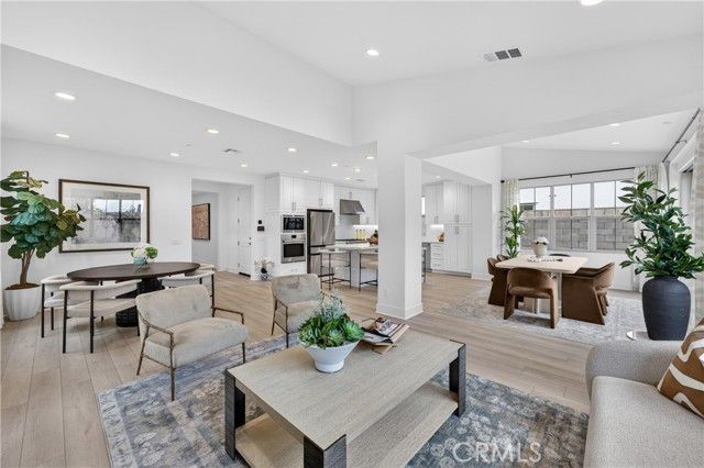 155 Somera, Irvine, CA 92602