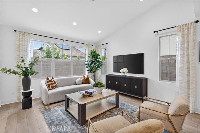 155 Somera, Irvine, CA 92602