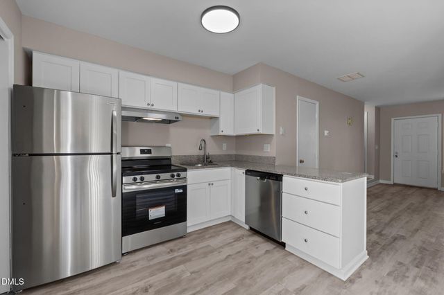 126 Friar Lane, Carrboro, NC 27510