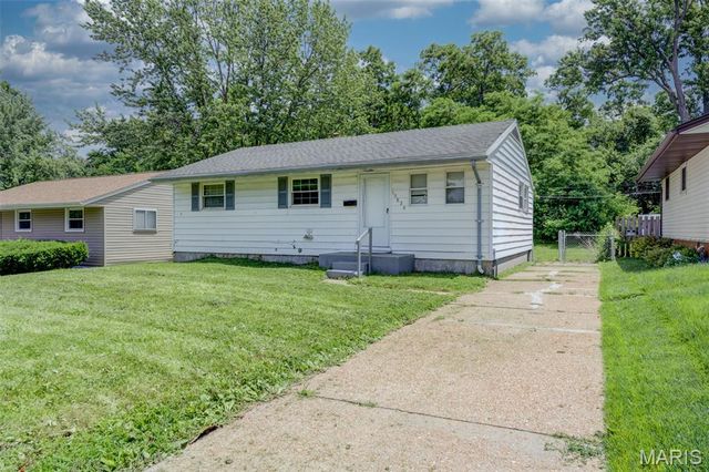 10836 Spring Garden Drive, St Louis, MO 63137