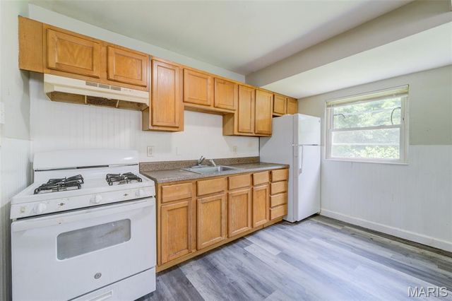 10836 Spring Garden Drive, St Louis, MO 63137