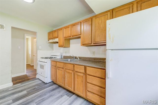 10836 Spring Garden Drive, St Louis, MO 63137