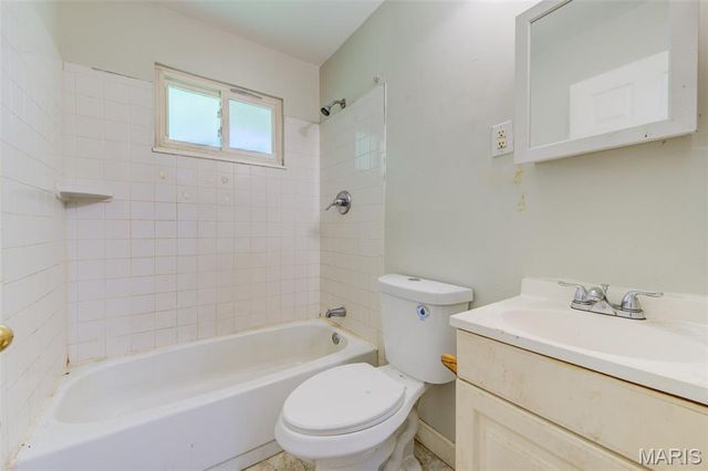 10836 Spring Garden Drive, St Louis, MO 63137