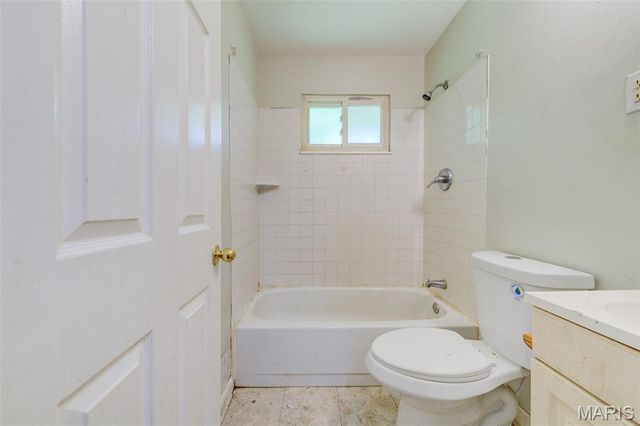 10836 Spring Garden Drive, St Louis, MO 63137