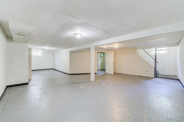 10836 Spring Garden Drive, St Louis, MO 63137