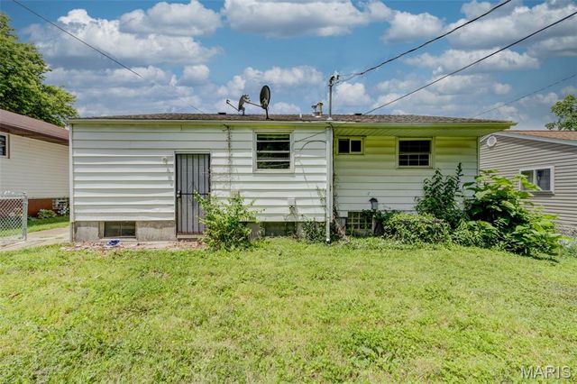 10836 Spring Garden Drive, St Louis, MO 63137
