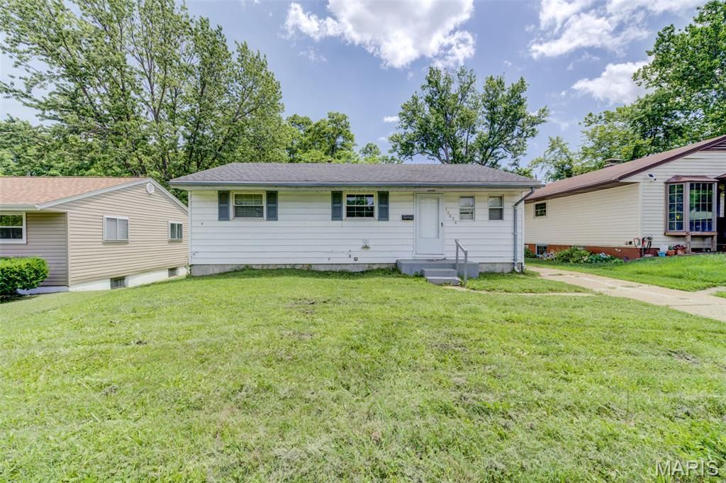 10836 Spring Garden Drive, St Louis, MO 63137