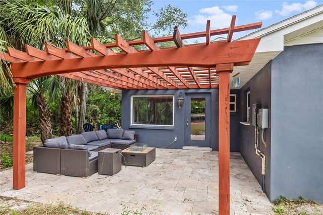 8916 MEMORIAL HIGHWAY, Tampa, FL 33615