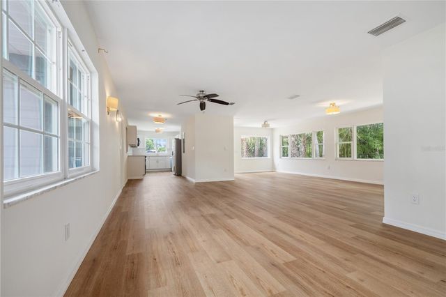 8916 MEMORIAL HIGHWAY, Tampa, FL 33615