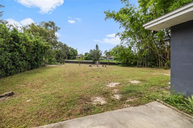 8916 MEMORIAL HIGHWAY, Tampa, FL 33615