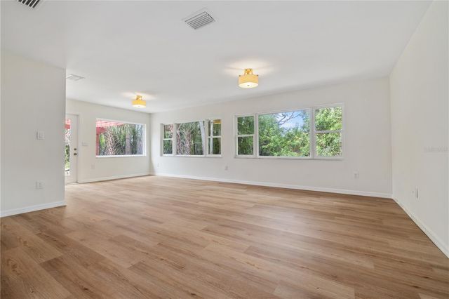 8916 MEMORIAL HIGHWAY, Tampa, FL 33615