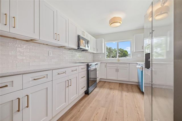 8916 MEMORIAL HIGHWAY, Tampa, FL 33615