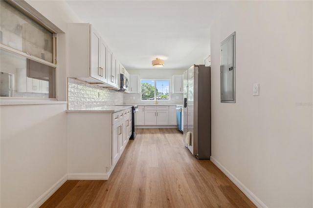 8916 MEMORIAL HIGHWAY, Tampa, FL 33615