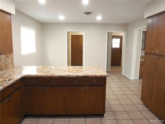 118 E Iris Avenue, Mcallen, TX 78501