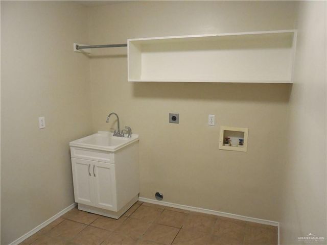 118 E Iris Avenue, Mcallen, TX 78501