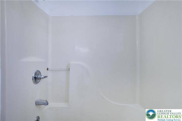 7020 Vista Drive, Coolbaugh Twp, PA 18466