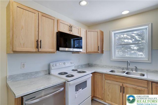 7020 Vista Drive, Coolbaugh Twp, PA 18466