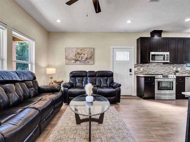 16984 W Juneau, Montgomery, TX 77316