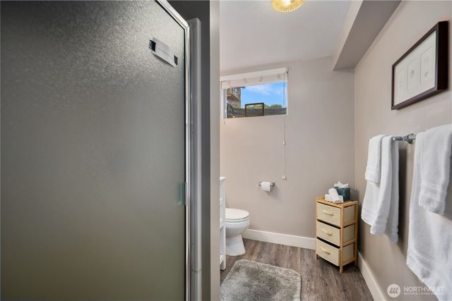 2422 W Lynn Street, Seattle, WA 98199