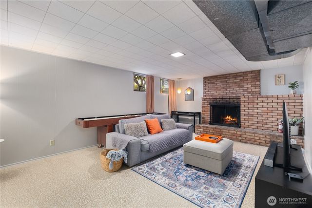 2422 W Lynn Street, Seattle, WA 98199