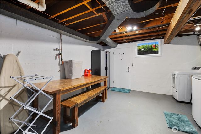 2422 W Lynn Street, Seattle, WA 98199
