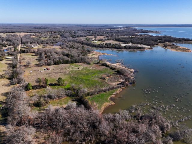 1125 County Road 2670, Telephone, TX 75488