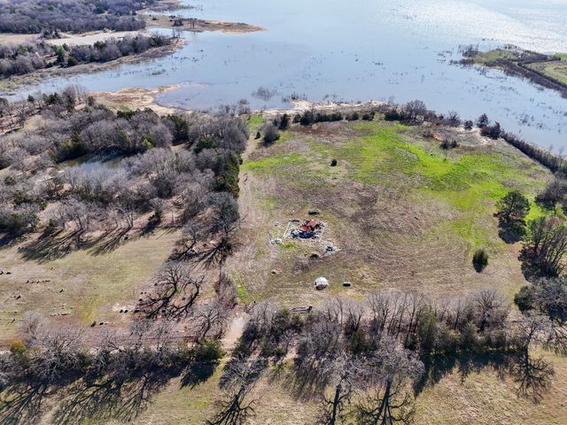 1125 County Road 2670, Telephone, TX 75488
