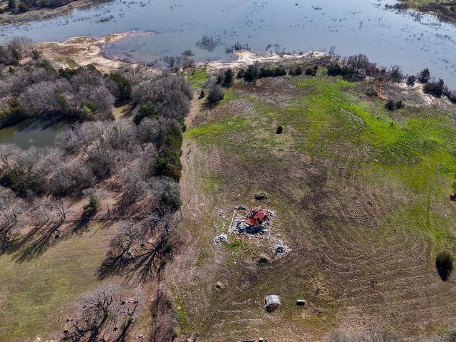 1125 County Road 2670, Telephone, TX 75488