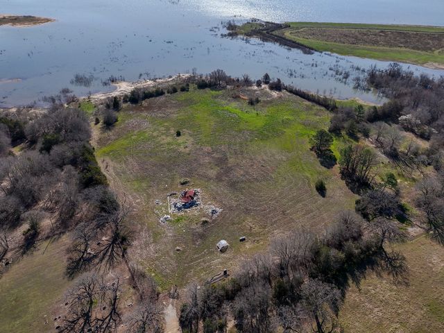 1125 County Road 2670, Telephone, TX 75488