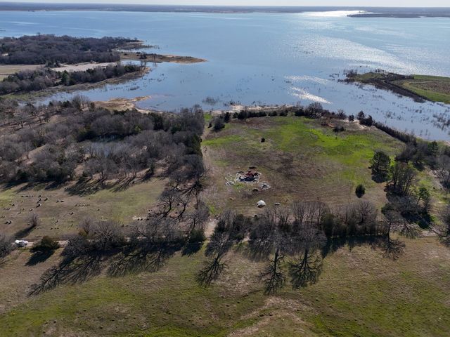 1125 County Road 2670, Telephone, TX 75488