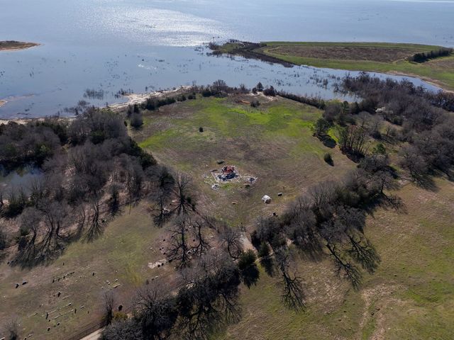 1125 County Road 2670, Telephone, TX 75488