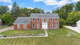 5710 Hobnail Circle, West Bloomfield, MI 48322