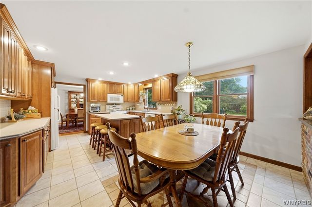 38 Sherburn Drive, Hamburg, NY 14075