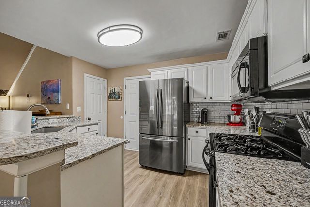 206 Park Place, Woodstock, GA 30189