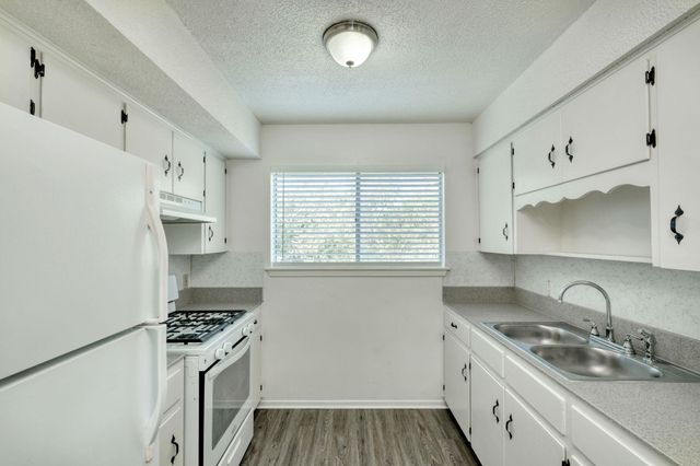 11410 Pollyanna Ave B, Austin, TX 78753