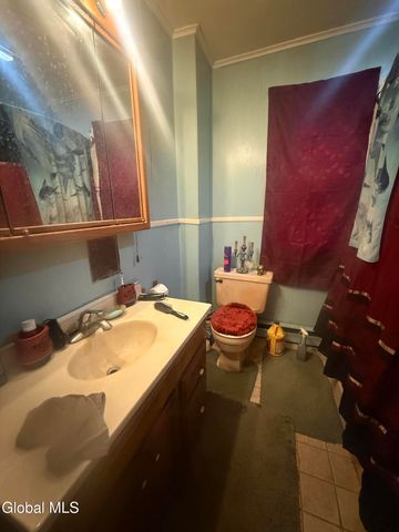 1741 Avenue H, Schenectady, NY 12304