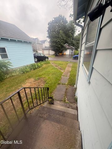 1741 Avenue H, Schenectady, NY 12304