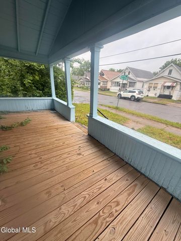 1741 Avenue H, Schenectady, NY 12304