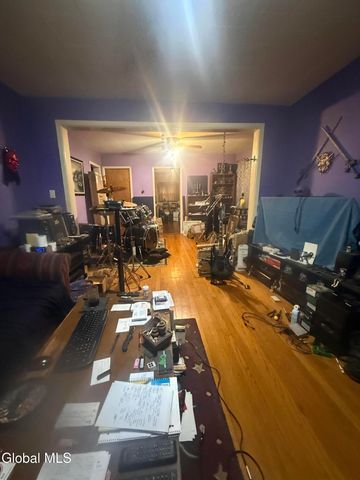 1741 Avenue H, Schenectady, NY 12304