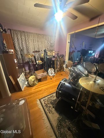 1741 Avenue H, Schenectady, NY 12304