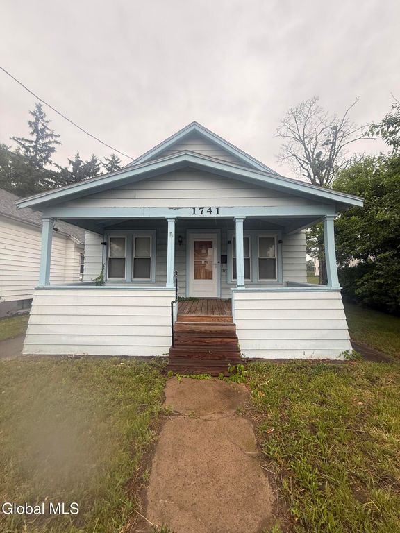 1741 Avenue H, Schenectady, NY 12304