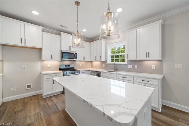 165 Red Maple Way, King, NC 27021