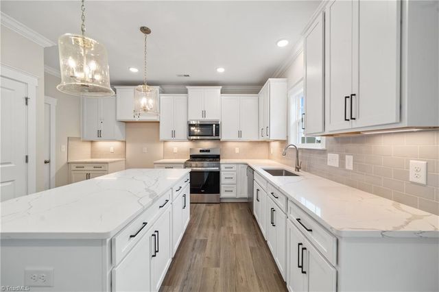 165 Red Maple Way, King, NC 27021