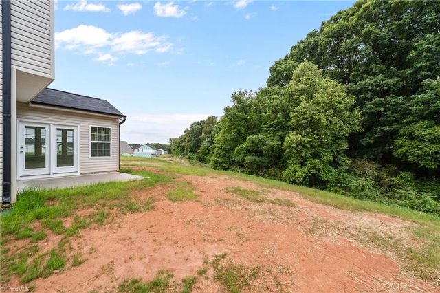 165 Red Maple Way, King, NC 27021