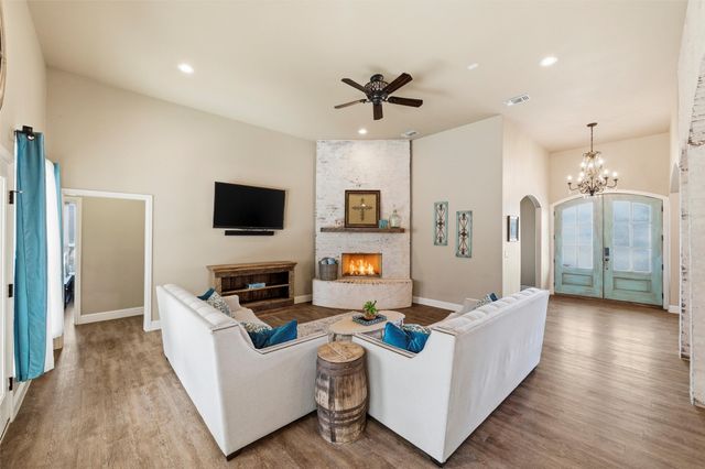 128 E Remuda Court, Fort Worth, TX 76108