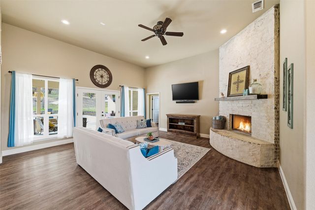128 E Remuda Court, Fort Worth, TX 76108