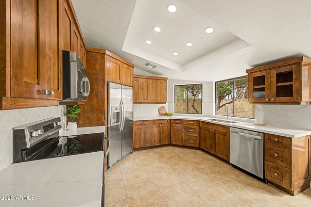 6951 W KIMBERLY Way, Glendale, AZ 85308