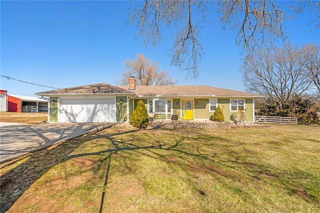 5302 State Route 18 Highway, Adrian, MO 64720