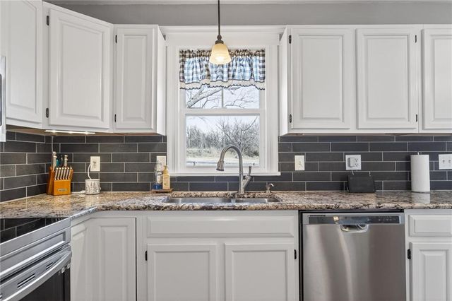 5302 State Route 18 Highway, Adrian, MO 64720